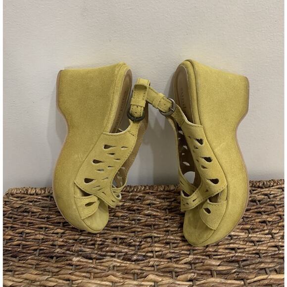Sundance Wedge Sandals Apricot Suede Made In Italy 8.5 Old Money - Picture 1 of 9